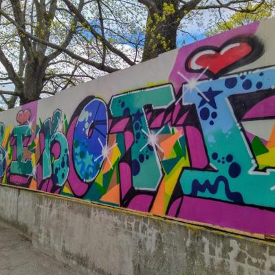 Kiitos Helsingin Katutaidetoimiston nuorille upeasta maalauksesta.jpg Kiitos Helsingin Katutaidetoimiston nuorille upeasta maalauksesta.jpg